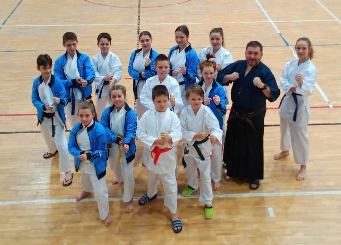 Karatecy ZKKT wrócili z medalami z Płocka