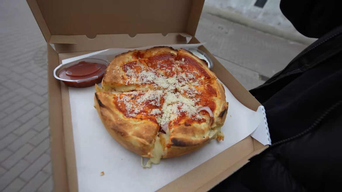 Próbowaliście pizzy z „Centralki”? „To pizza, która Cię zrozumie” – piszą internauci