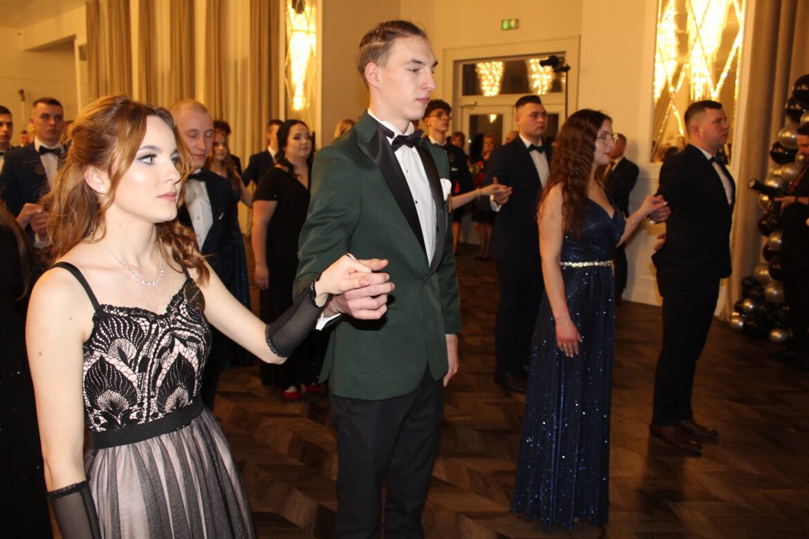 Studniówka zamojskiego „Rolniczaka” (ZDJĘCIA)