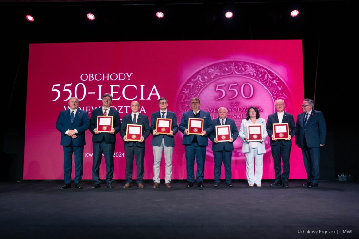 Medal 550-lecia Województwa Lubelskiego dla Rektora AZ