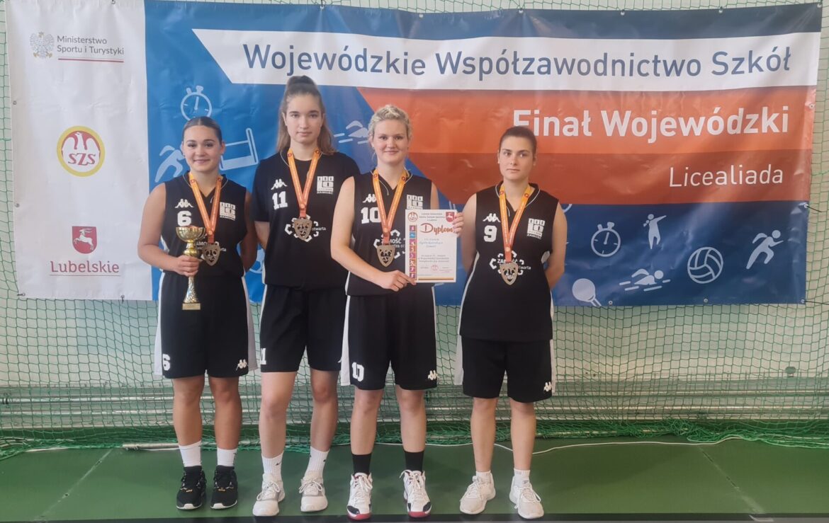 Brąz dla III LO w Zamościu