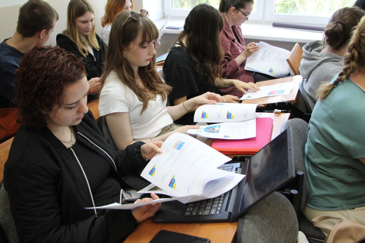 Możliwości i zalety pracy w szkole językowej