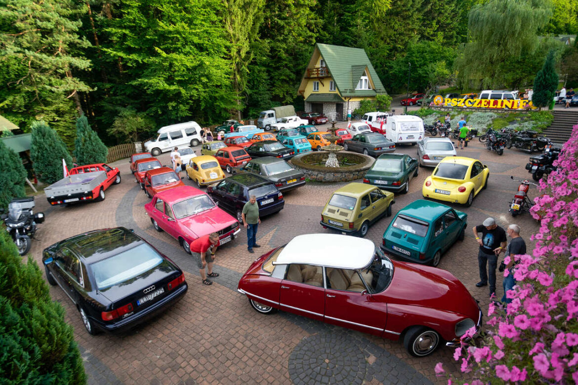 Maluchy, Syrenki i Warszawy na ulicach Zamościa – motoryzacyjna podróż w czasie z Roztoczańskim Muzeum PRL