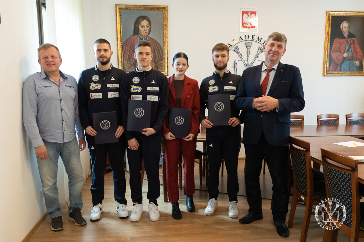 Rektor AZ nagrodził Akademickich Mistrzów Europy w tenisie stołowym