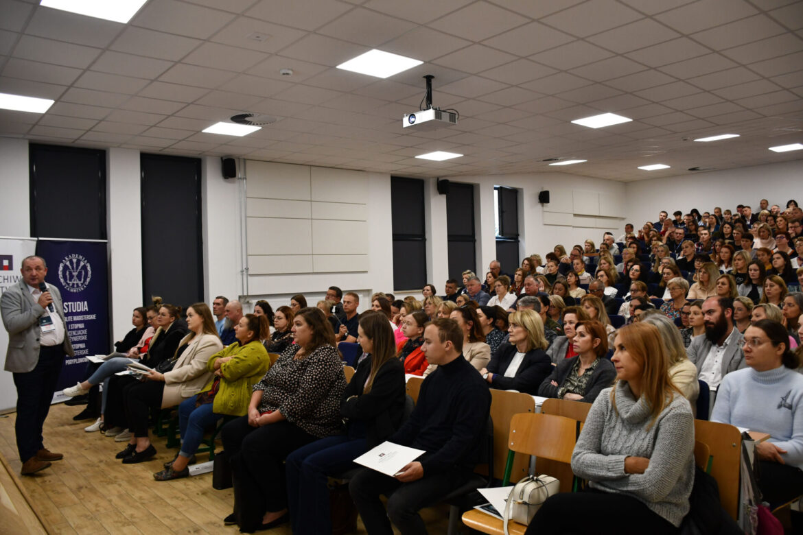 Ponad 200 uczestników na szkoleniu zorganizowanym przez Akademię Zamojską i Archiwum Państwowe w Zamościu z okazji Dnia Archiwisty