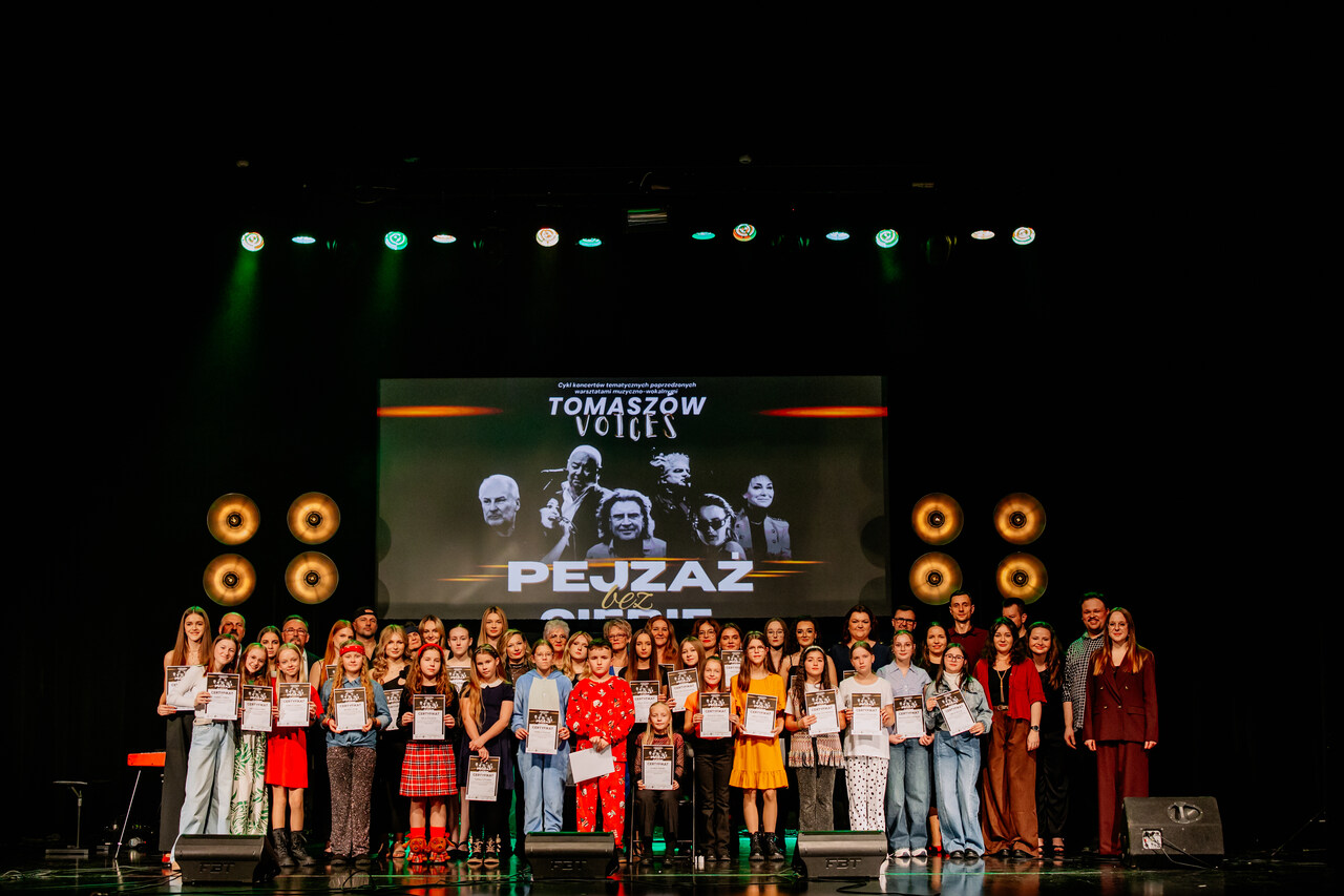 „Pejzaż bez Ciebie” – wzruszający koncert w ramach projektu TOMASZÓW VOICES