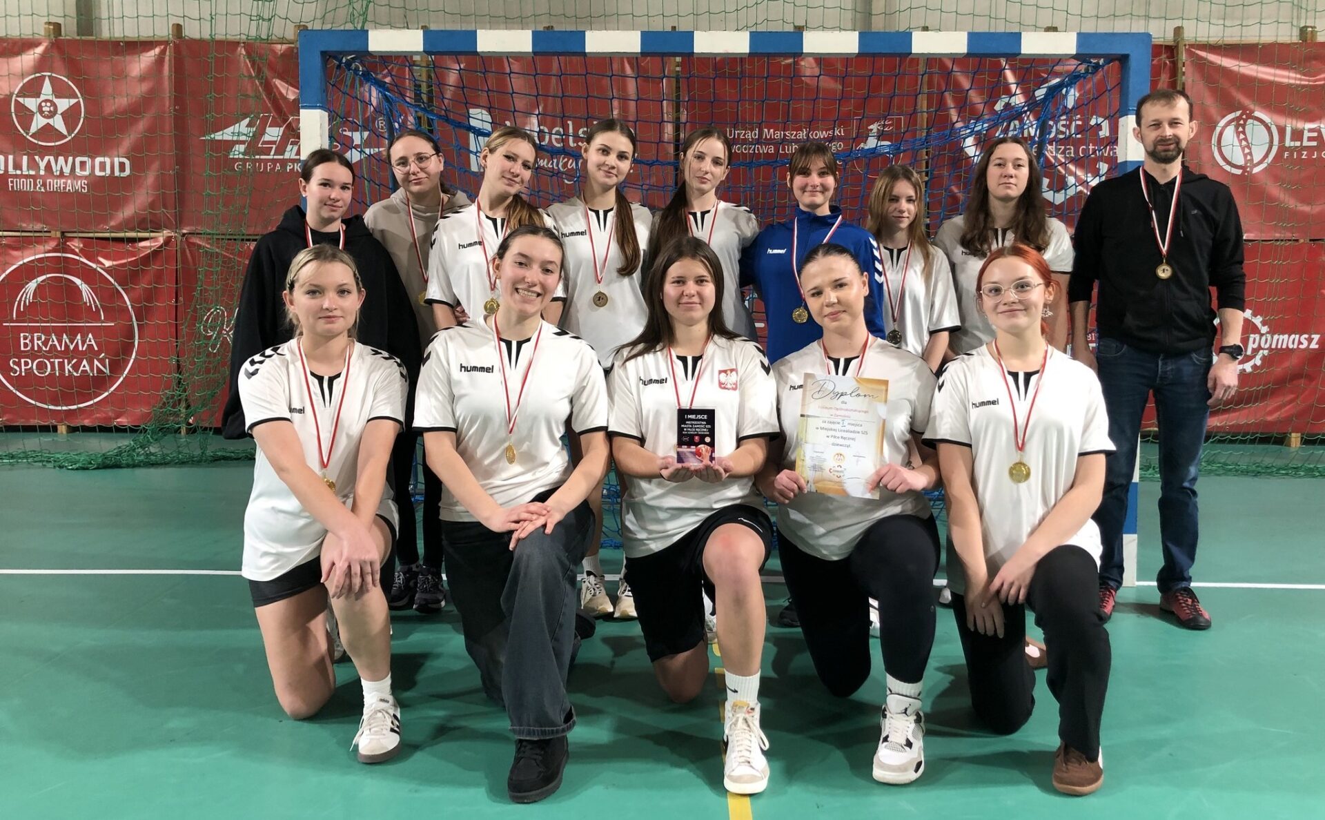 Piłkarki manualne z I LO zwyciężczyniami Licealiady!