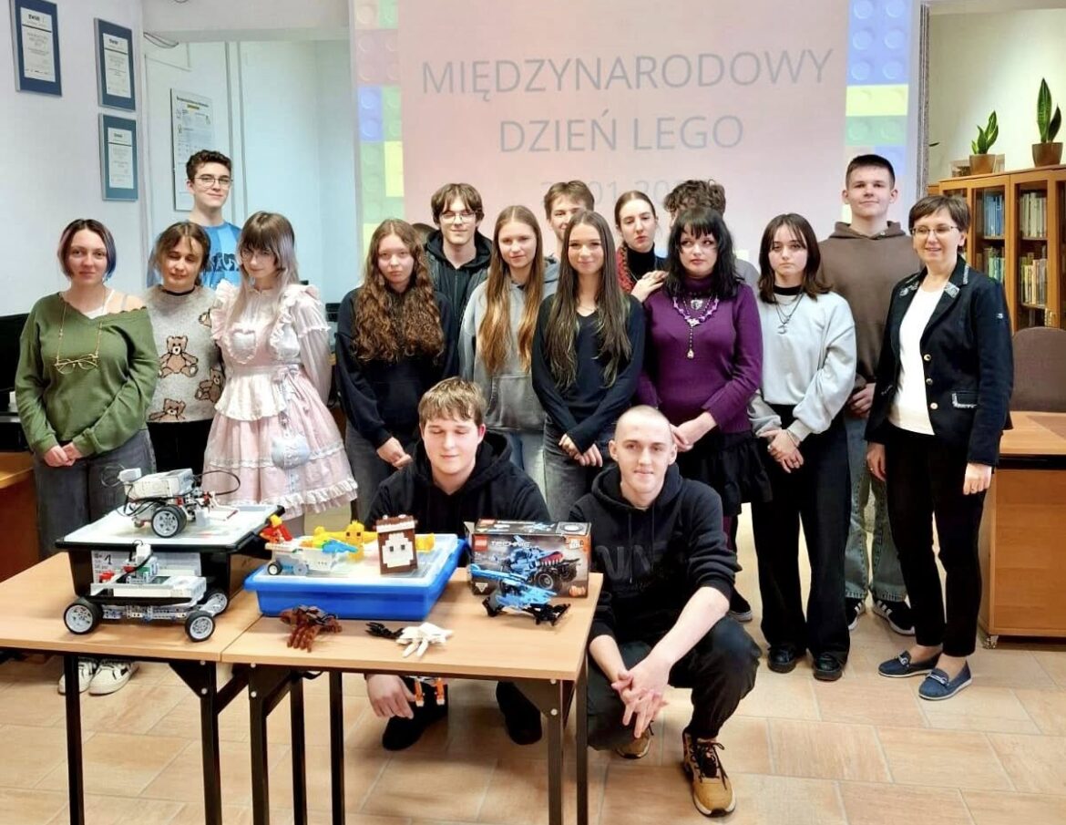 Międzynarodowy Dzień Klocków LEGO w I LO im. ONZ