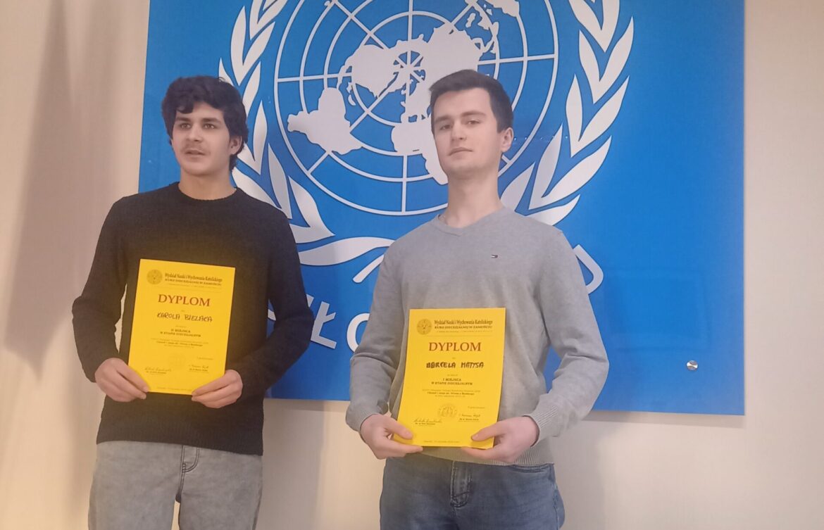 Uczniowie I LO im. ONZ w finale Olimpiady Teologii Katolickiej