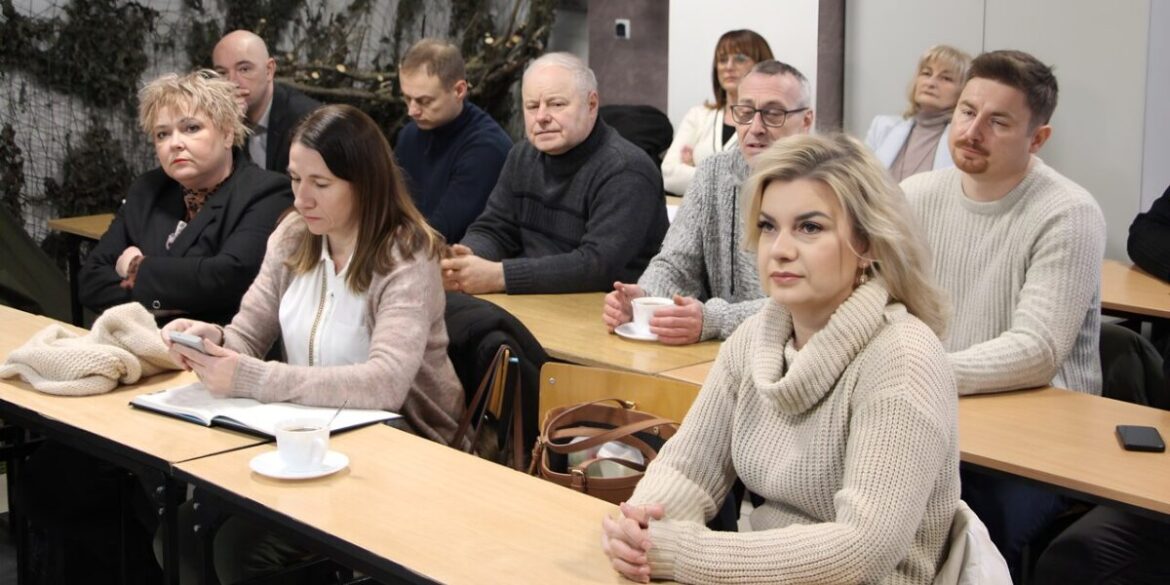 Pracownicy zamojskiego pogotowia szkolili się w AZ