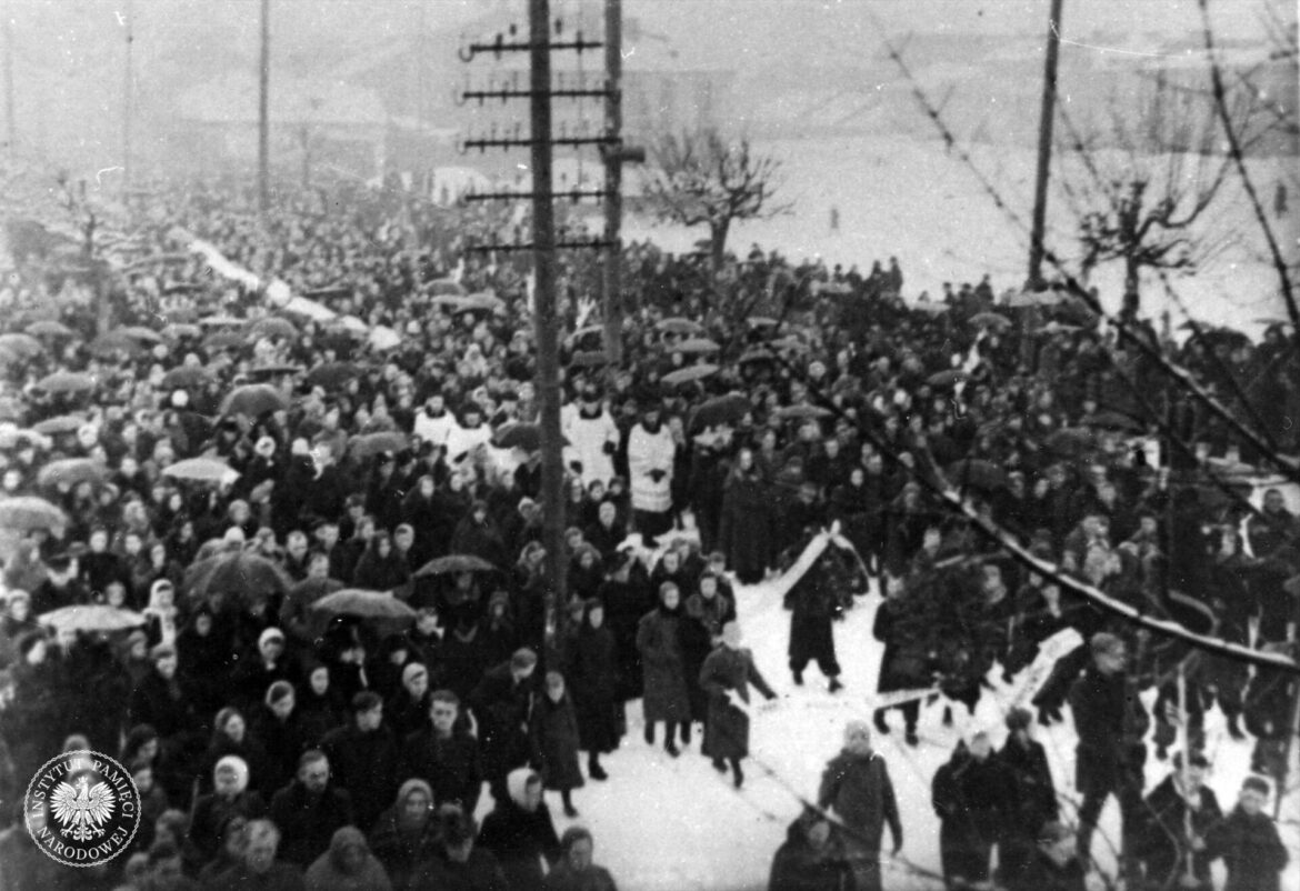 Pogrzeb Dzieci Zamojszczyzny – największa manifestacja w czasie okupacji