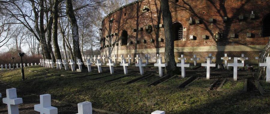 Będą remonty mogił na Rotundzie