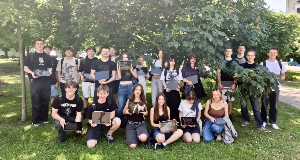 Biłgoraj na ekranie tabletu – plener klasy graficznej I LO im. ONZ