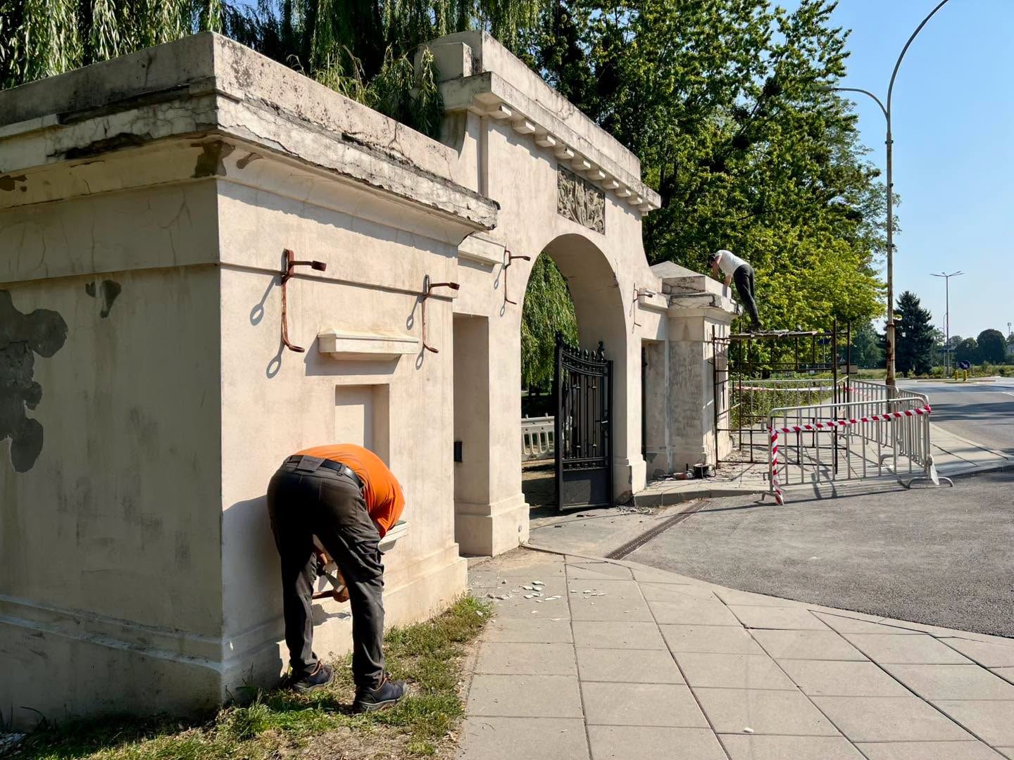 Ruszył remont bramy. Ma być gotowa na 100-lecia Parku Miejskiego