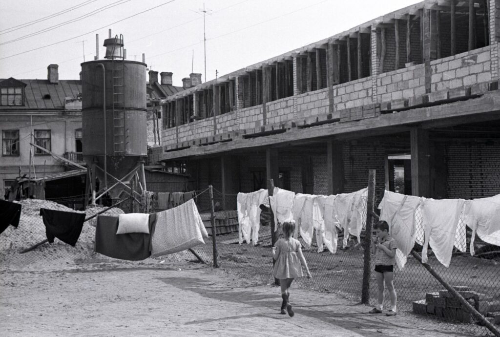 Budowa hotelu „Renesans”, widok od ul. Greckiej, 1967 r.
Fot. Stanisław Orłowski / Archiwum Państwowe w Zamościu.