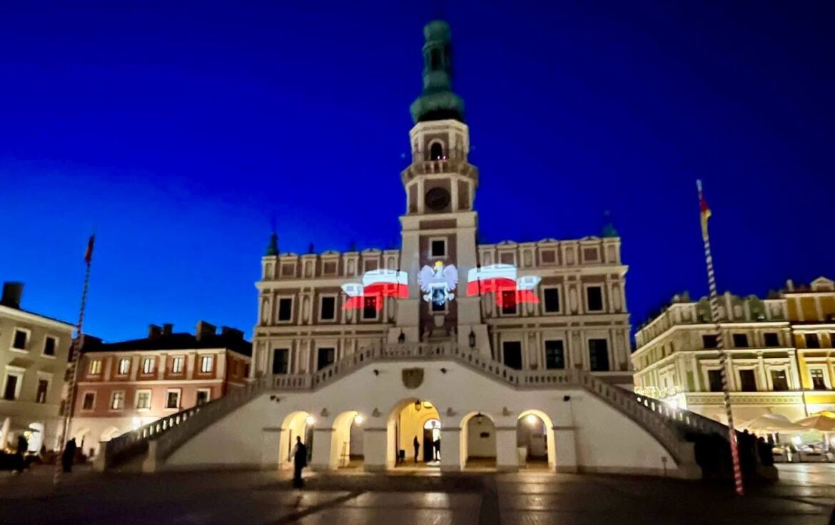 Multimedialne pokazy na fasadzie zamojskiego ratusza