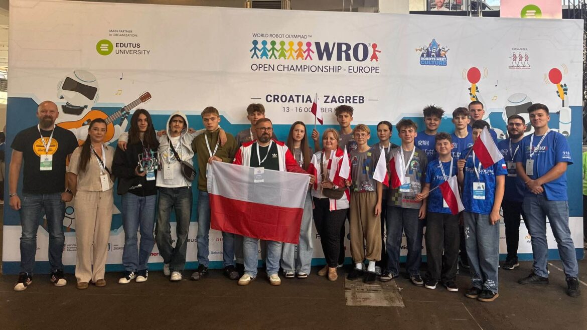 Młodzi robotycy z Tomaszowa pokazali się światu ze świetnej strony!
