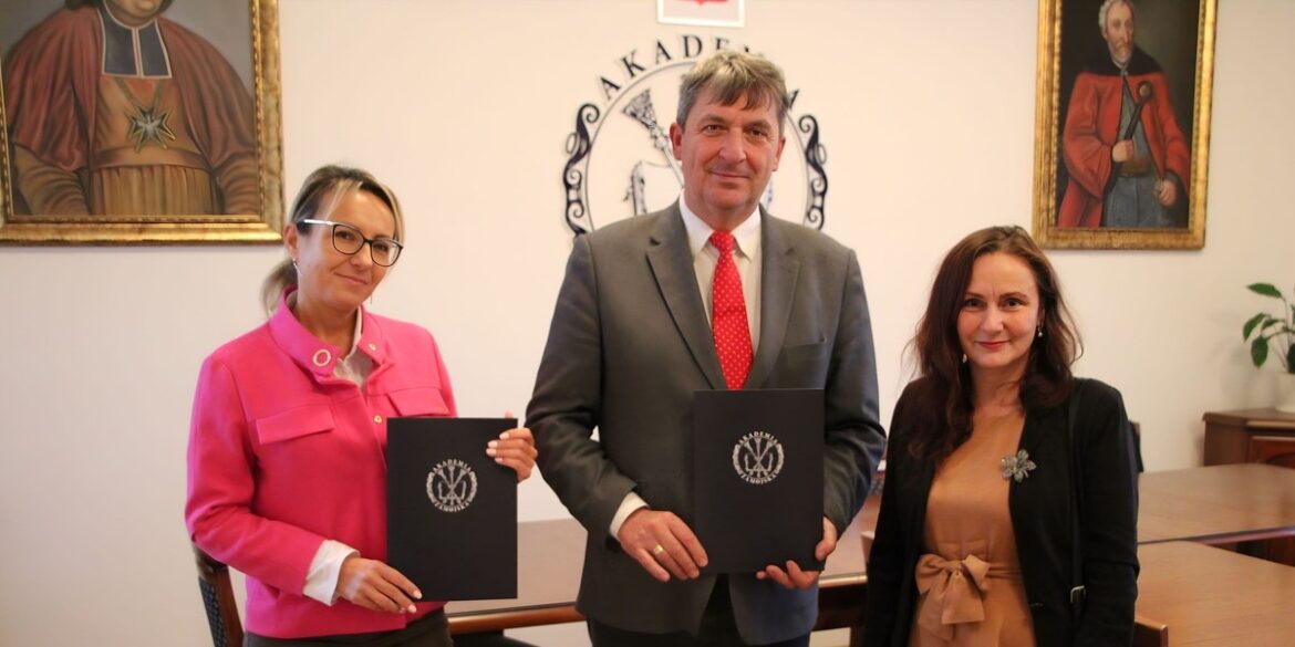 Przyszli liderzy zaczynają tutaj. Akademia Zamojska i Fundacja EduMentor rozpoczynają współpracę
